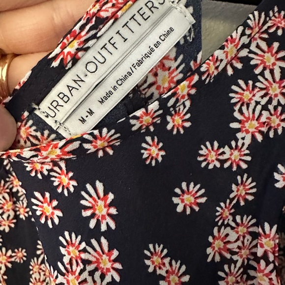 Urban Outfitters rompers M - Picture 4 of 5